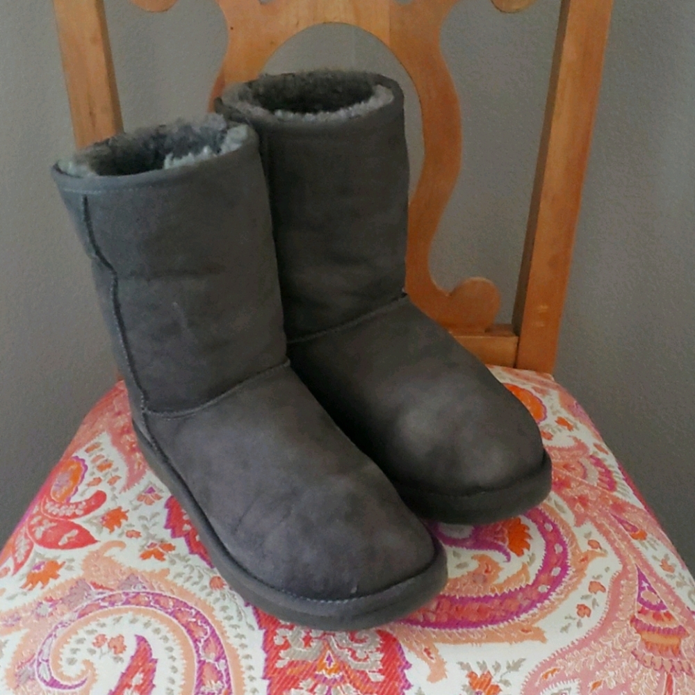 UGG Classic Short Boots